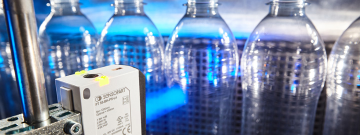 Расширенные возможности фотоэлектрических датчиков SENSOPART с технологией BlueLight.